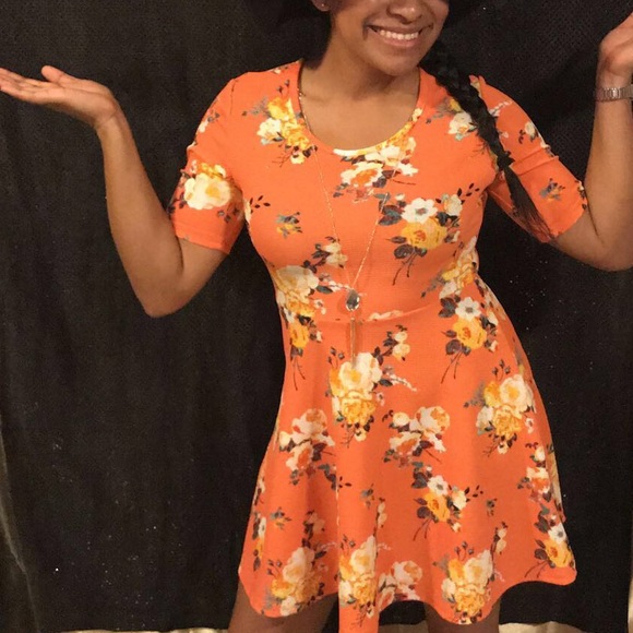 🧡Pretty Summertime Floral Dress - Picture 7 of 7